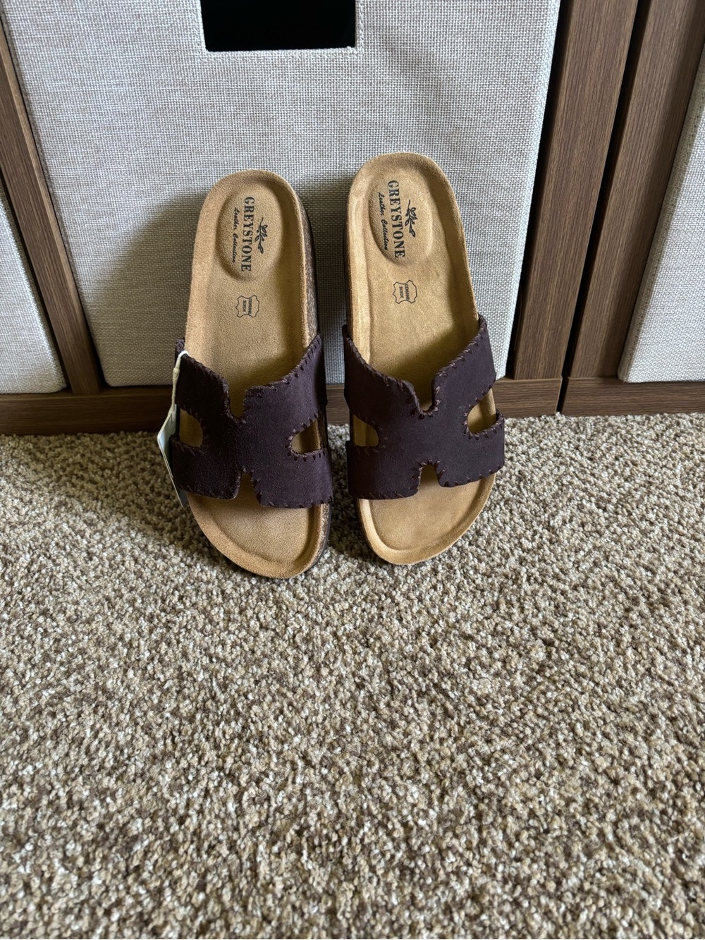 Greystone Leather Collection Size 8 Suede Slide Sandals